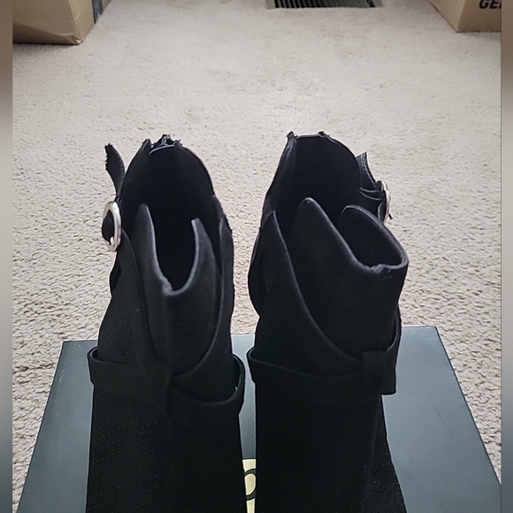 Madden Women's Bryin Peep Toe Heels - Picture 3 of 8